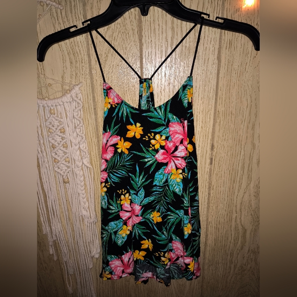 CLOSET CLOSEDOWN⚠️🚨No Boundaries Floral Breezy Stylish Tank